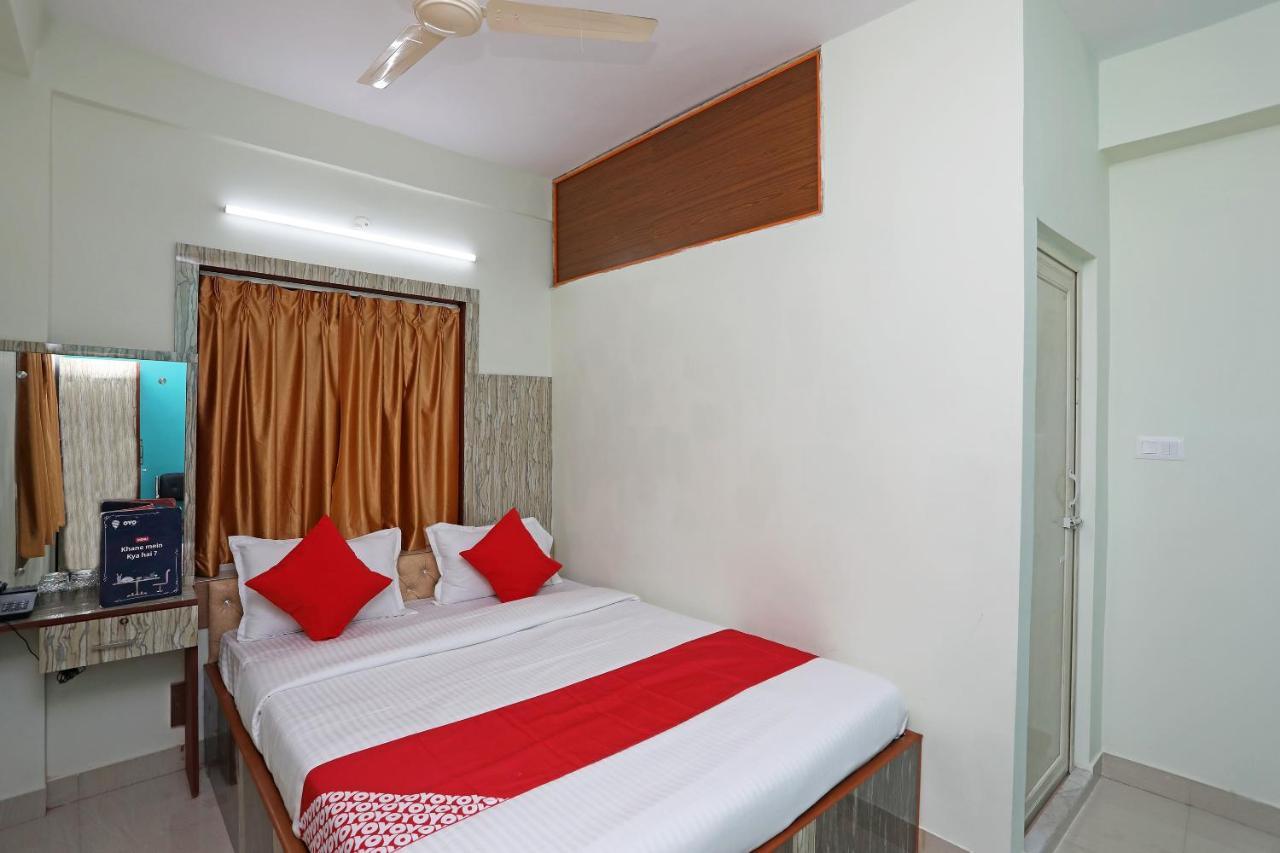Oyo 17187 Urban Casa Otel Kalküta Dış mekan fotoğraf