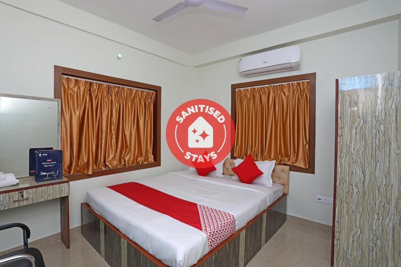 Oyo 17187 Urban Casa Otel Kalküta Dış mekan fotoğraf