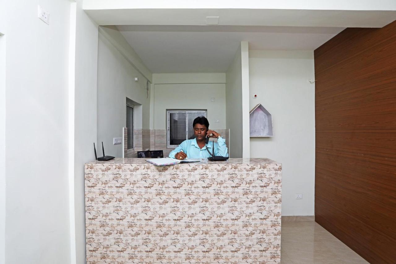 Oyo 17187 Urban Casa Otel Kalküta Dış mekan fotoğraf